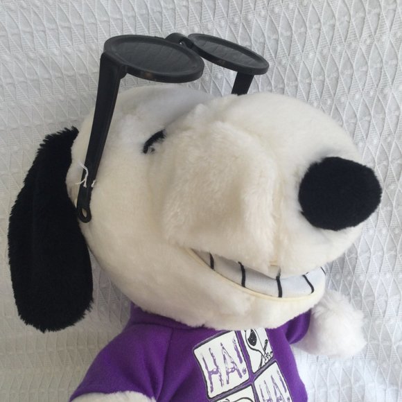 Vintage 1999 Snoopy Plush 11" Sitting Smiles when Squeeze tummy - Picture 5 of 6